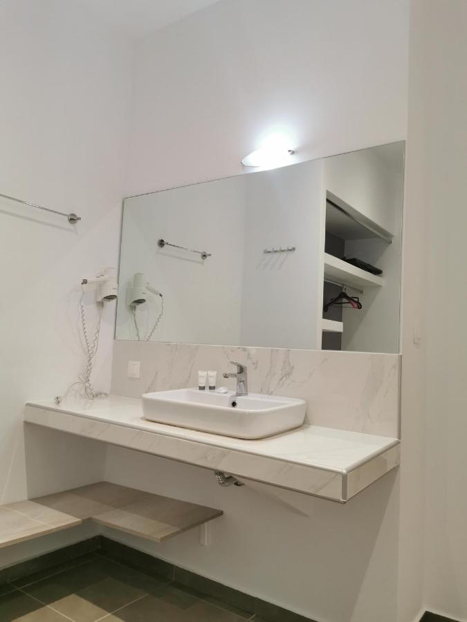 Bianco 4*